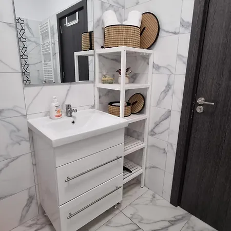 Cozy Pallady Apartment *